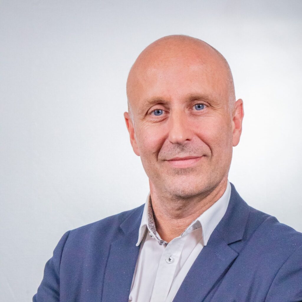 ENSIO directeur du developpement et de la communication